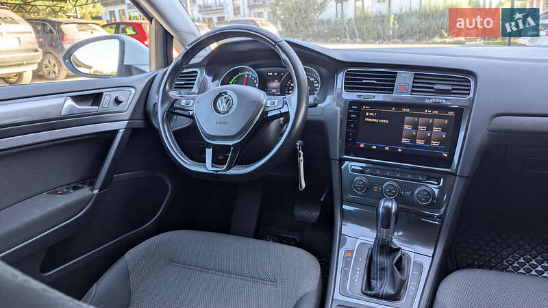 Хетчбек Volkswagen e-Golf 2017 в Рівному