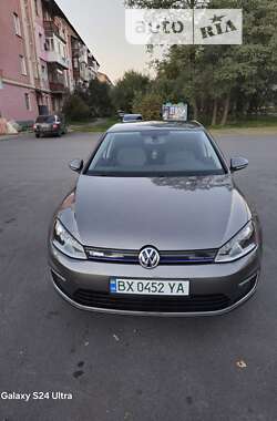 Хетчбек Volkswagen e-Golf 2016 в Шепетівці