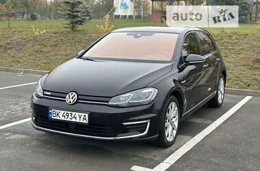 Хетчбек Volkswagen e-Golf 2019 в Рівному