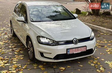 Хетчбек Volkswagen e-Golf 2015 в Рівному