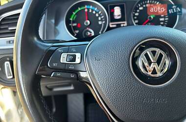 Хэтчбек Volkswagen e-Golf 2014 в Киеве