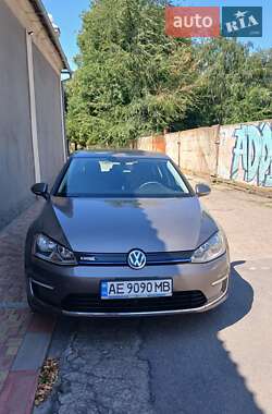 Хетчбек Volkswagen e-Golf 2016 в Марганці