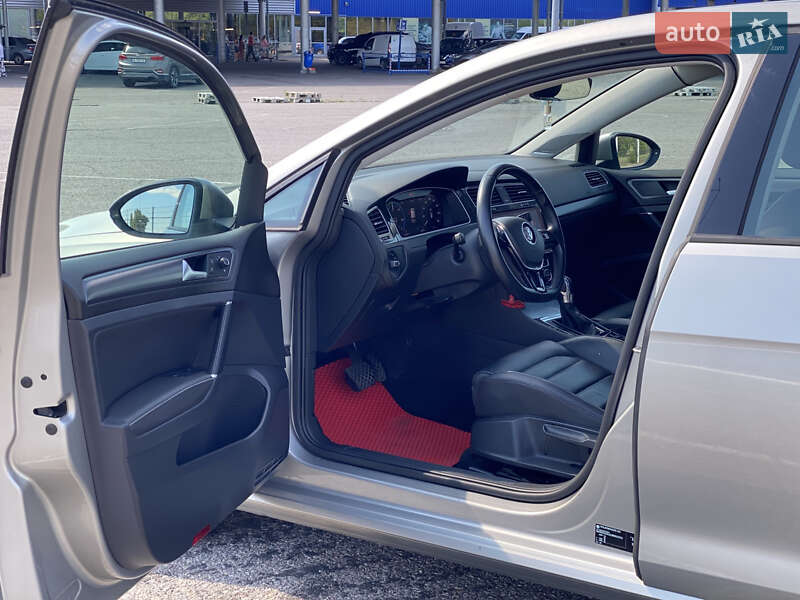 Хэтчбек Volkswagen e-Golf 2017 в Днепре фото 4 Хэтчбек Volkswagen e-Golf 2017 в Днепре