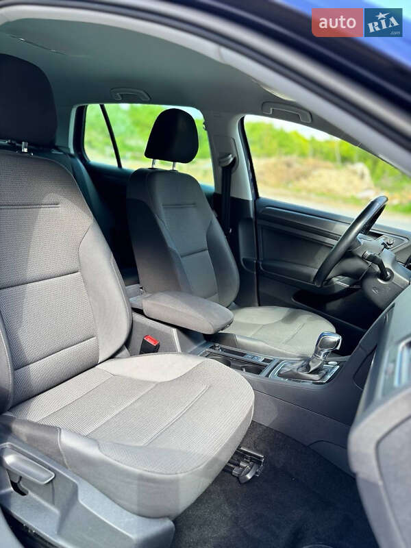 Хетчбек Volkswagen e-Golf 2018 в Ужгороді