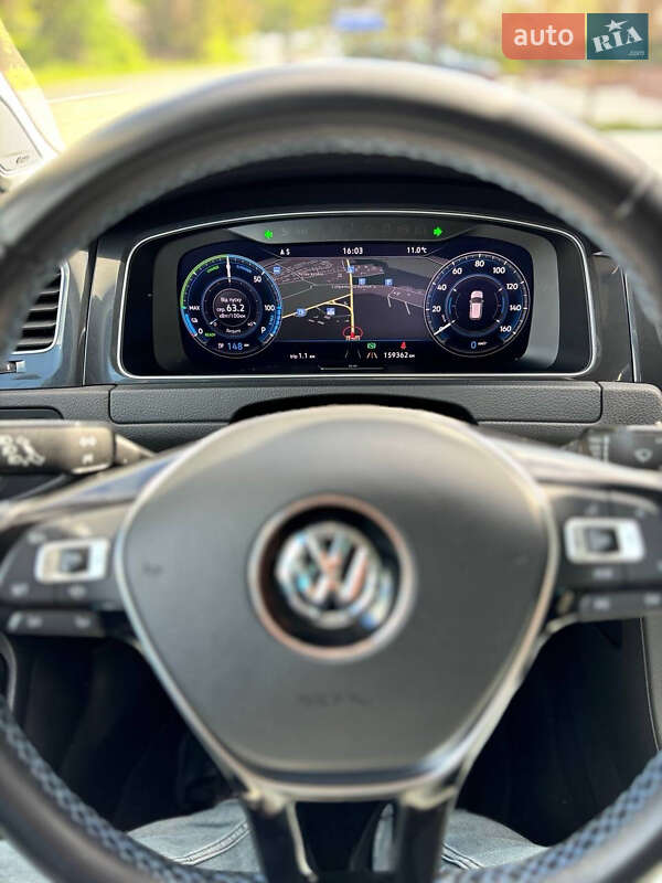 Хетчбек Volkswagen e-Golf 2018 в Ужгороді