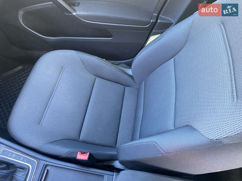 Хэтчбек Volkswagen e-Golf 2018 в Ровно