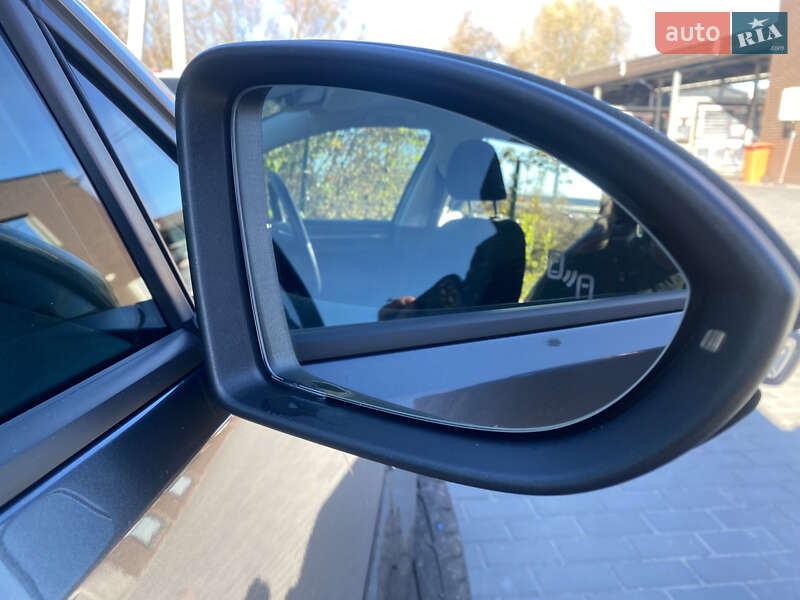 Хэтчбек Volkswagen e-Golf 2018 в Ровно