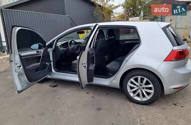 Хэтчбек Volkswagen e-Golf 2016 в 