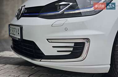 Хэтчбек Volkswagen e-Golf 2019 в 