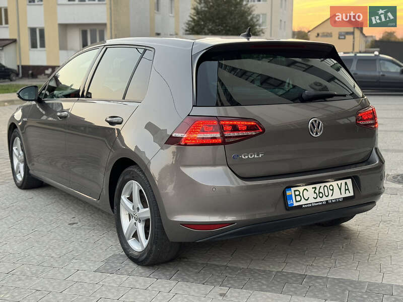 Хетчбек Volkswagen e-Golf 2015 в Сокалі