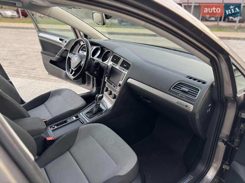 Хетчбек Volkswagen e-Golf 2015 в Сокалі