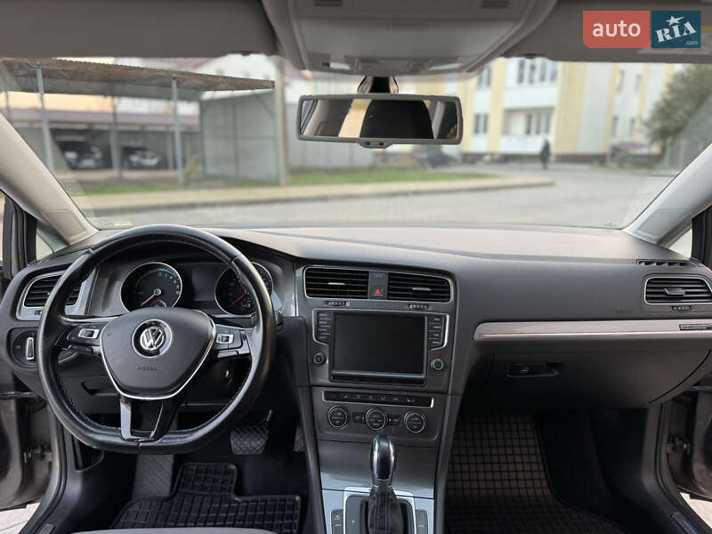 Хетчбек Volkswagen e-Golf 2015 в Сокалі