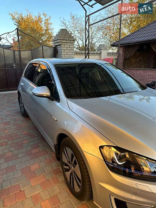 Хетчбек Volkswagen e-Golf 2016 в Миколаєві