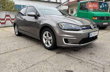 Хетчбек Volkswagen e-Golf 2015 в Дніпрі