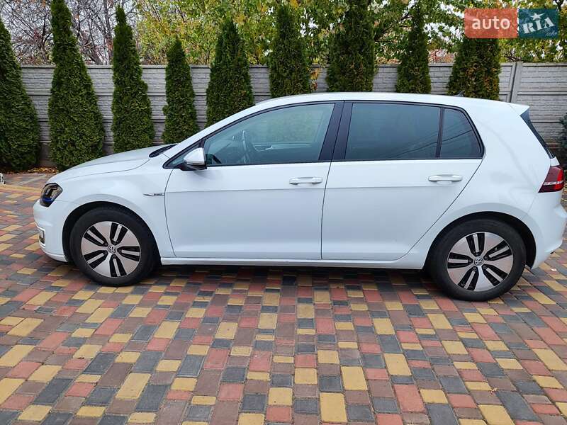 Хетчбек Volkswagen e-Golf 2015 в Кривому Розі