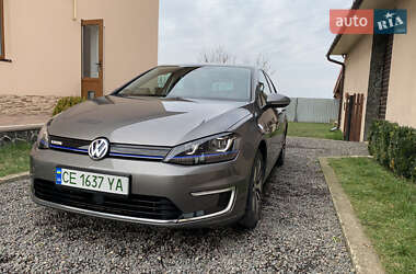 Хетчбек Volkswagen e-Golf 2015 в Чернівцях