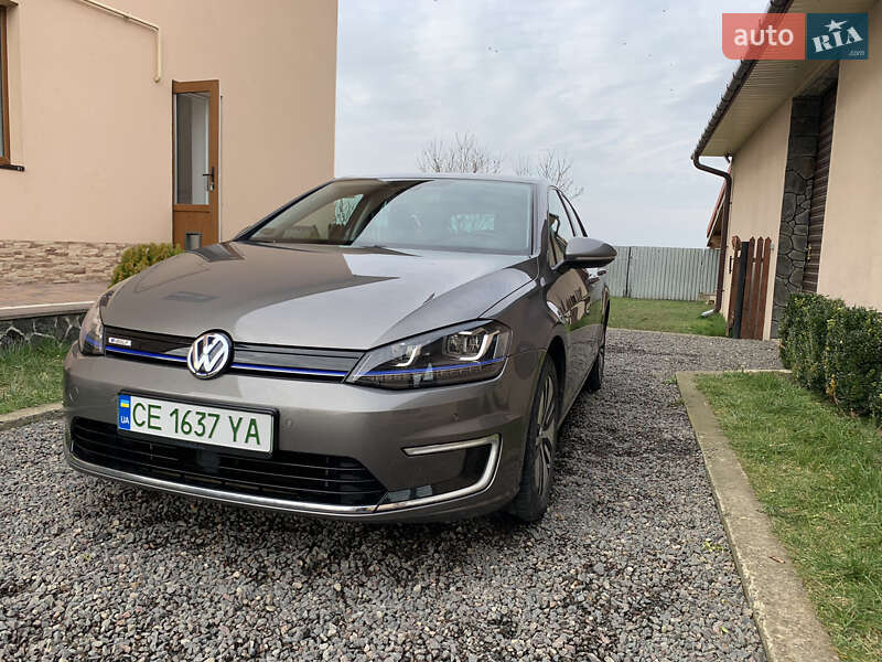 Volkswagen e-Golf 2015
