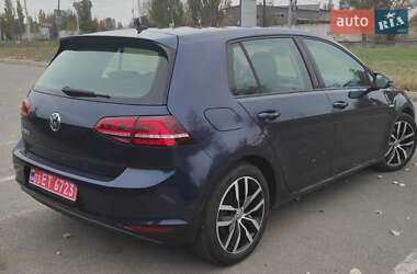 Хетчбек Volkswagen e-Golf 2015 в Дніпрі