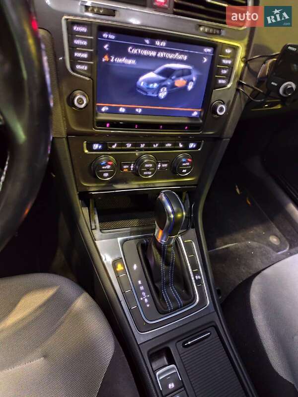 Хетчбек Volkswagen e-Golf 2014 в Києві фото 23 Хетчбек Volkswagen e-Golf 2014 в Києві