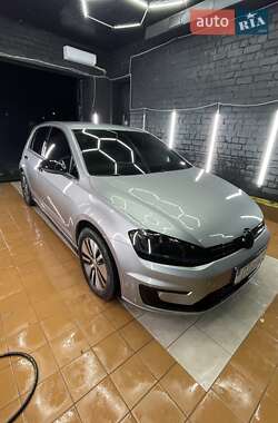 Хэтчбек Volkswagen e-Golf 2015 в Кременчуге