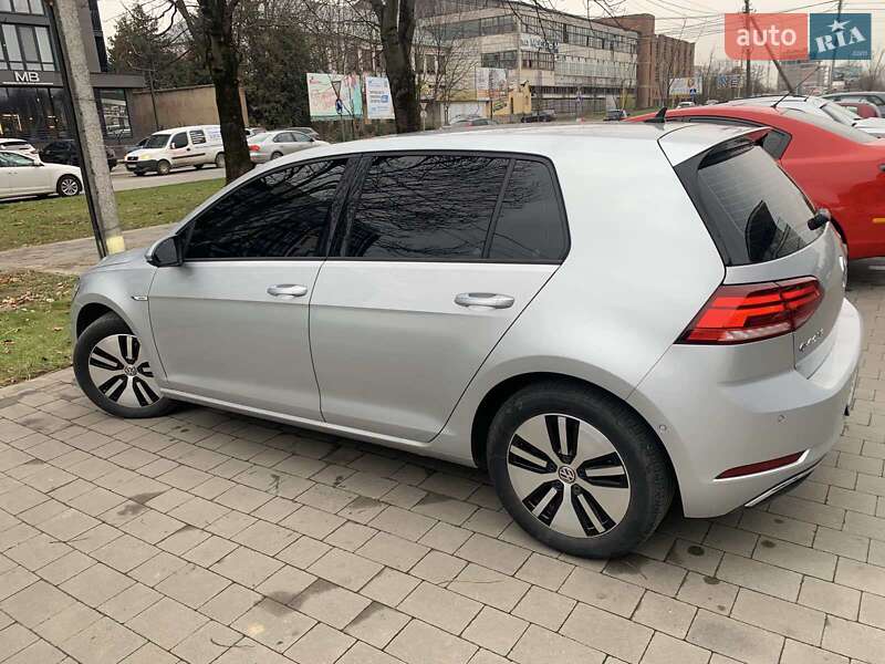 Хэтчбек Volkswagen e-Golf 2018 в Ужгороде