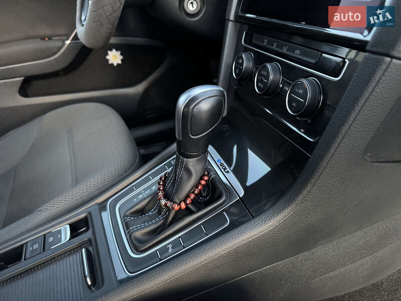 Хэтчбек Volkswagen e-Golf 2020 в Мукачево