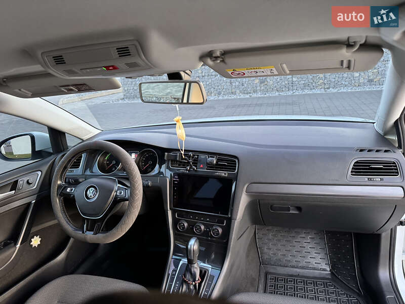 Хэтчбек Volkswagen e-Golf 2020 в Мукачево