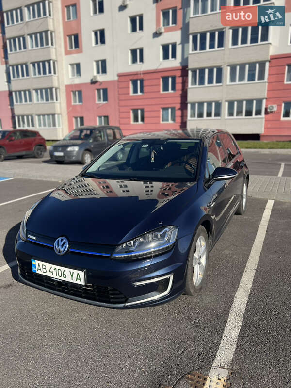 Хэтчбек Volkswagen e-Golf 2016 в Виннице