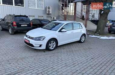 Хетчбек Volkswagen e-Golf 2015 в Чернівцях