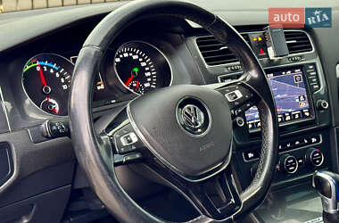 Хетчбек Volkswagen e-Golf 2015 в Самборі