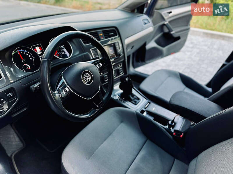 Хетчбек Volkswagen e-Golf 2016 в Полтаві