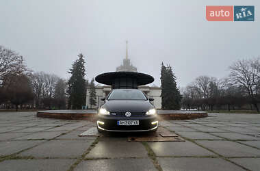 Хетчбек Volkswagen e-Golf 2016 в 
