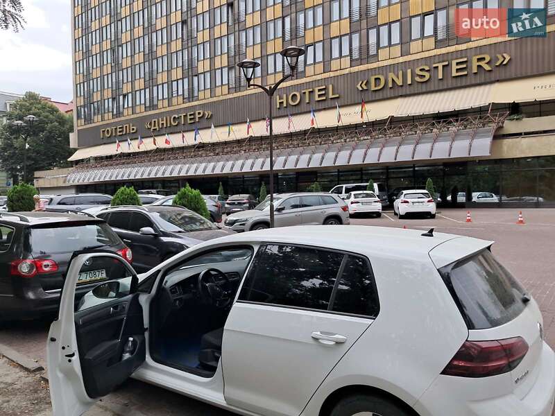 Хетчбек Volkswagen e-Golf 2018 в Львові фото 11 Хетчбек Volkswagen e-Golf 2018 в Львові