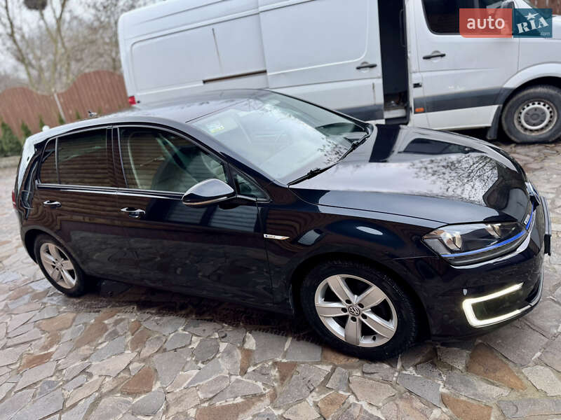 Хетчбек Volkswagen e-Golf 2015 в Кам'янець-Подільському
