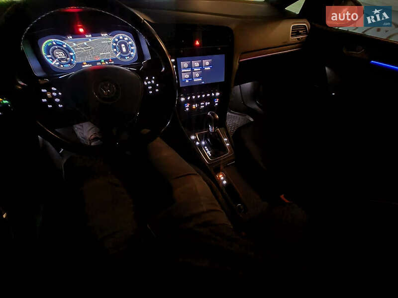 Хетчбек Volkswagen e-Golf 2018 в Ужгороді