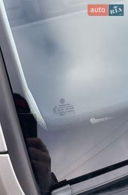 Хэтчбек Volkswagen e-Golf 2014 в 