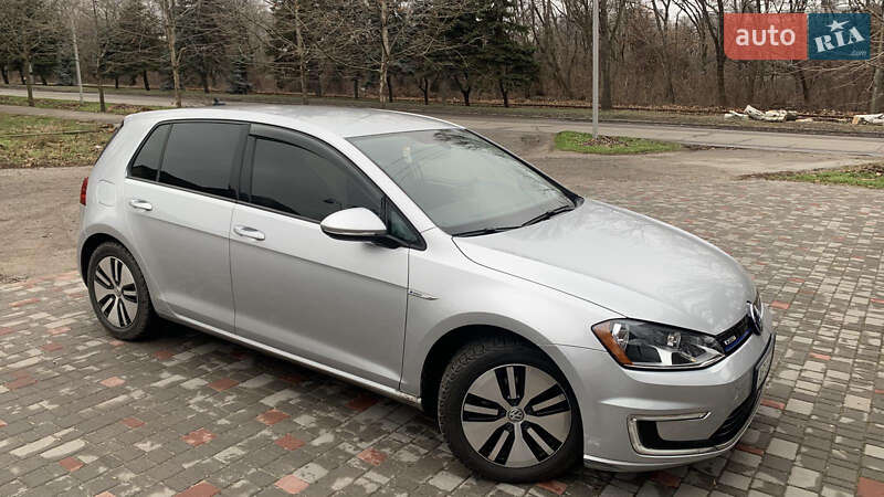 Хетчбек Volkswagen e-Golf 2015 в Запоріжжі