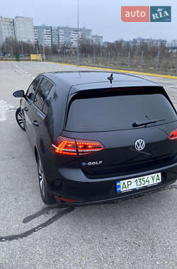 Хетчбек Volkswagen e-Golf 2015 в Запоріжжі