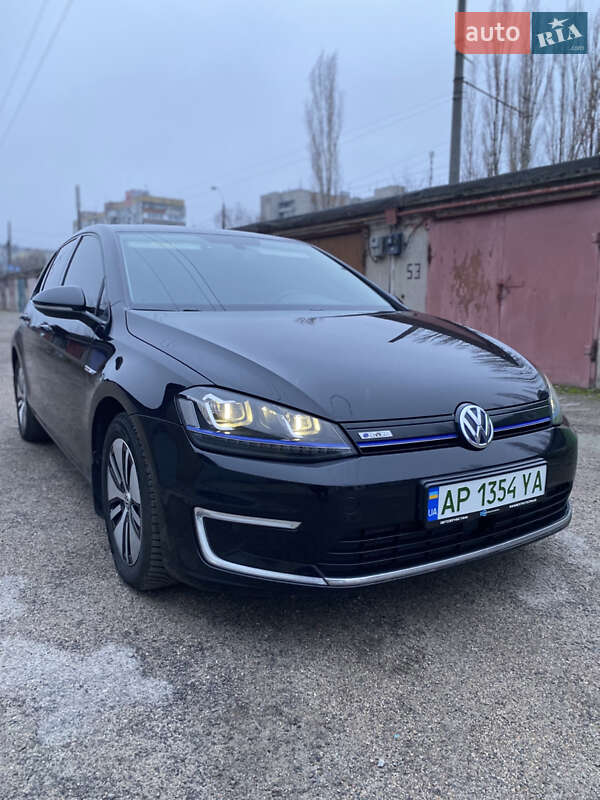 Хетчбек Volkswagen e-Golf 2015 в Запоріжжі