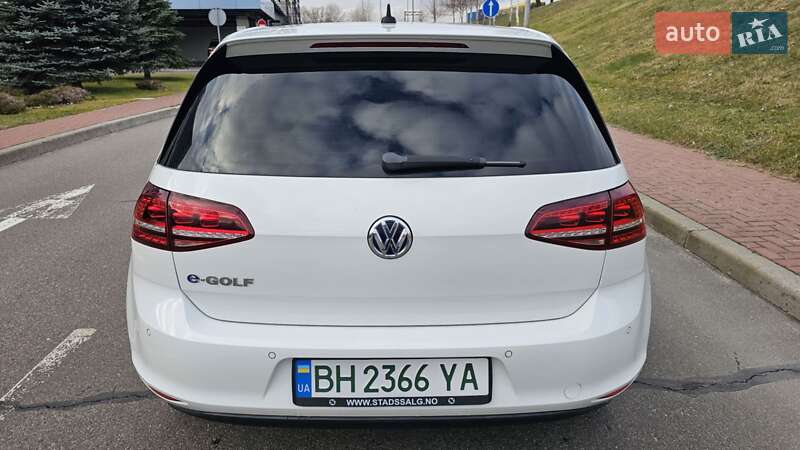 Хэтчбек Volkswagen e-Golf 2014 в Киеве