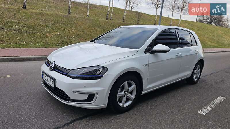 Хэтчбек Volkswagen e-Golf 2014 в Киеве