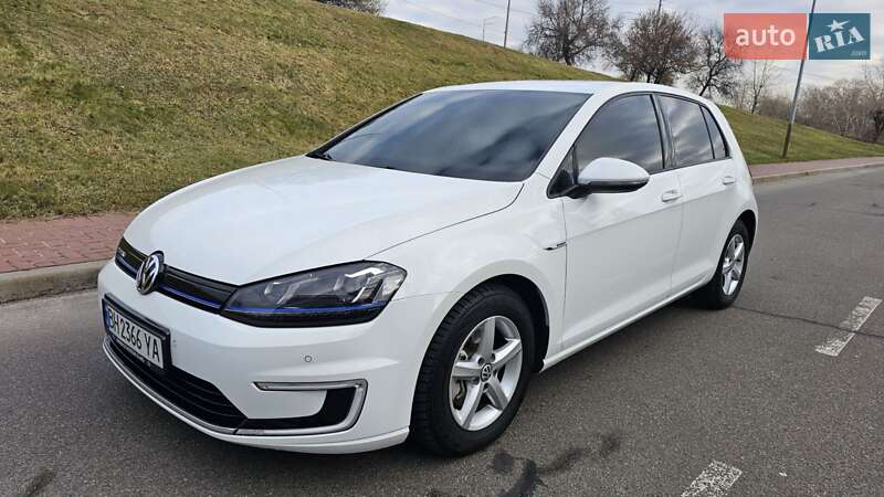 Хэтчбек Volkswagen e-Golf 2014 в Киеве