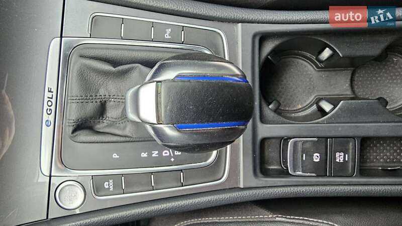 Хэтчбек Volkswagen e-Golf 2014 в Киеве