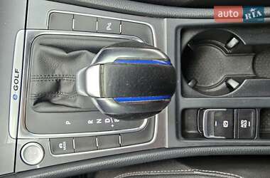 Хэтчбек Volkswagen e-Golf 2014 в 