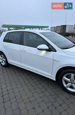 Хэтчбек Volkswagen e-Golf 2014 в Ивано-Франковске