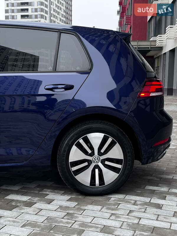 Хетчбек Volkswagen e-Golf 2019 в Києві