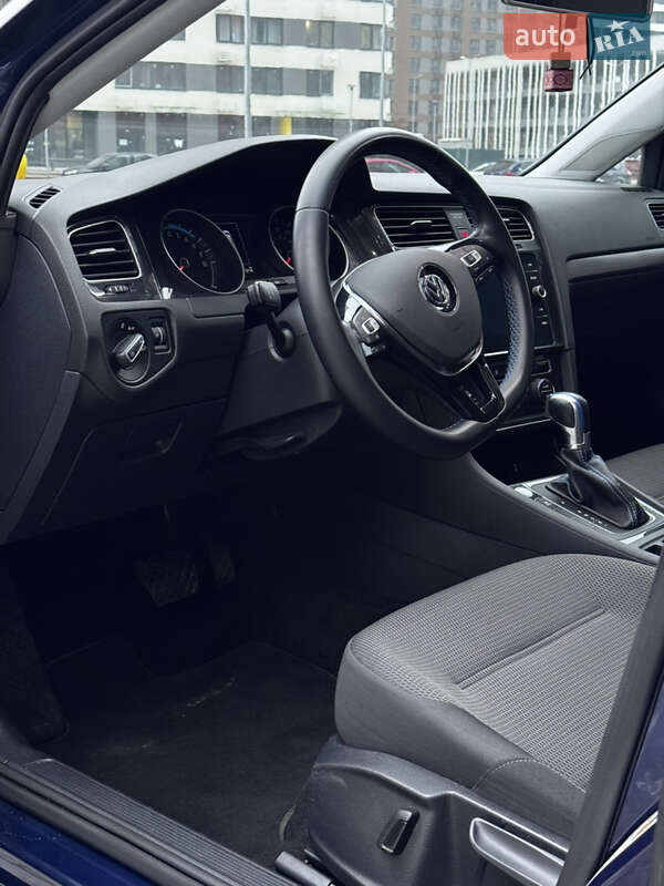 Хетчбек Volkswagen e-Golf 2019 в Києві