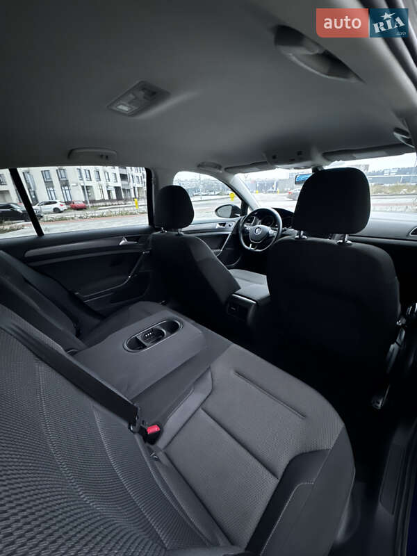 Хетчбек Volkswagen e-Golf 2019 в Києві