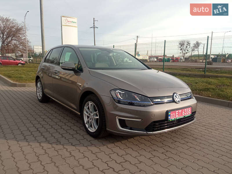 Хетчбек Volkswagen e-Golf 2015 в Радехові