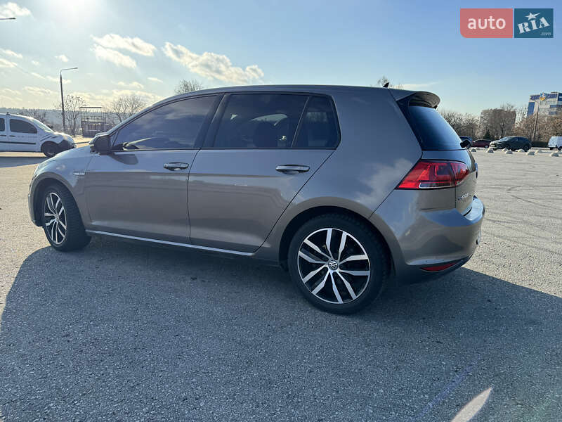 Хетчбек Volkswagen e-Golf 2016 в Запоріжжі